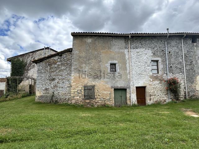 Maison, Cellefrouin