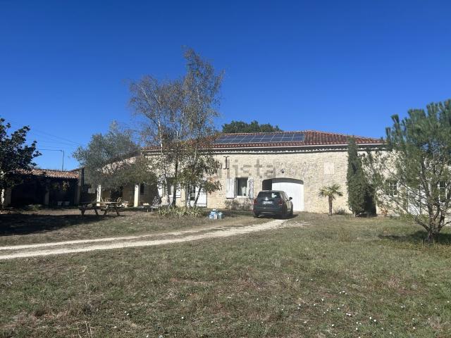 Maison, Cellefrouin