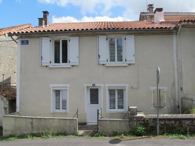Maison centre de RUFFEC