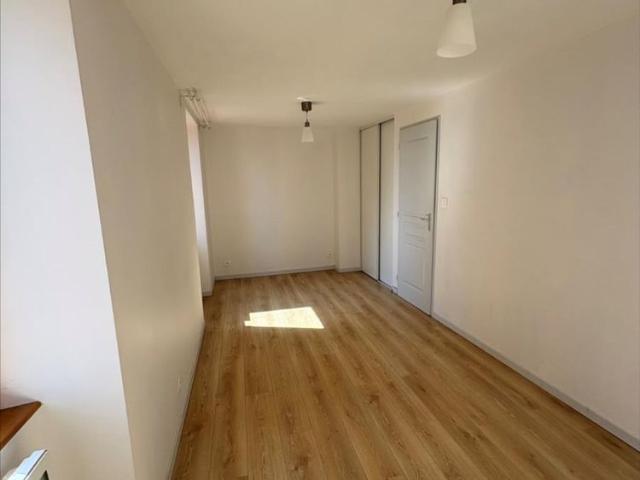 Maison centre d'Eclassan