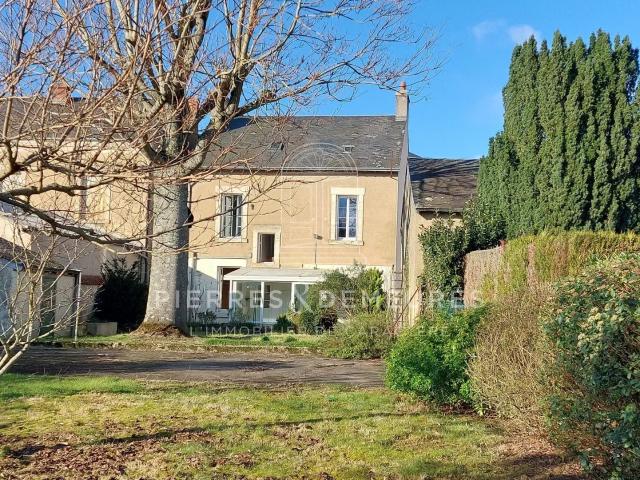 Maison Centre Ville Avec Jardin Et Garage 122m² Ardentes
