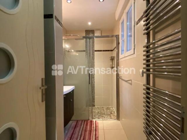 MAISON centre ville de 145 M² avec patio et terrasse