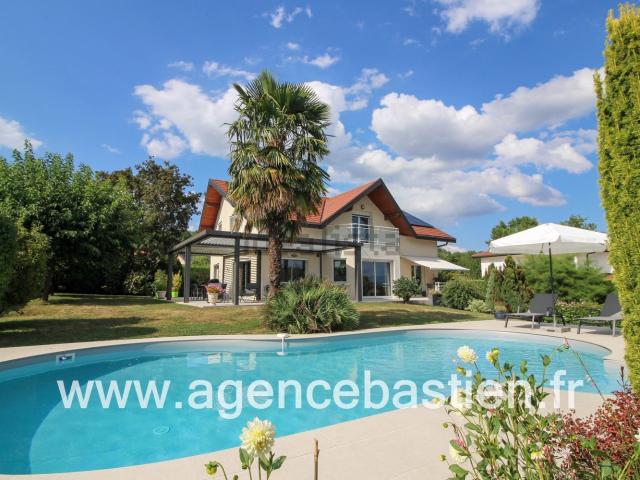 Maison, Cessy