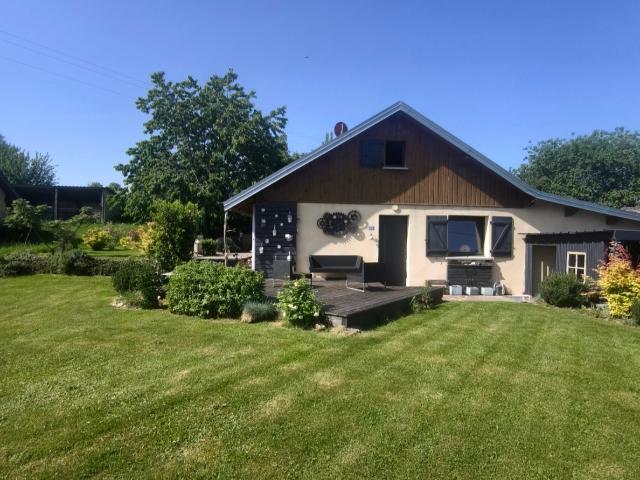 Maison chaleureuse, dans un village calme, à 11 km de Gérard. 69m² Gérardmer