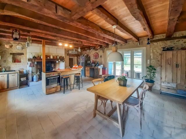 Maison chaleureuse et pleine de charme secteur est de Perigueux