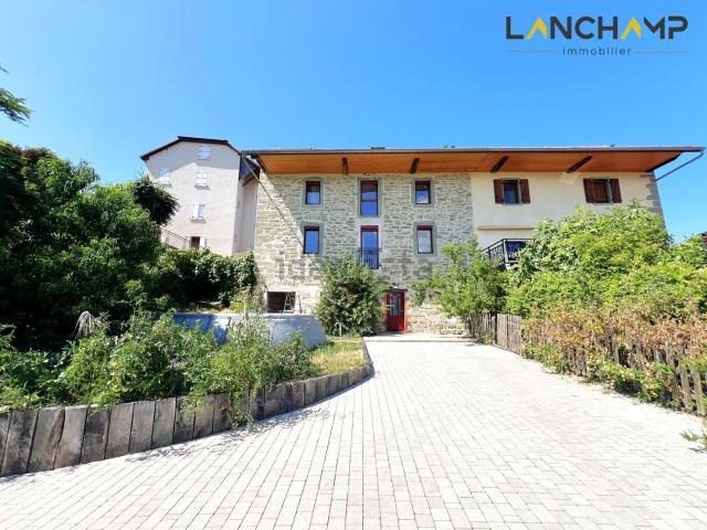 Maison, Challonges