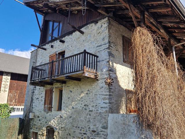 Maison de tradition d'un village savoyard Chamoux Sur Gelon
