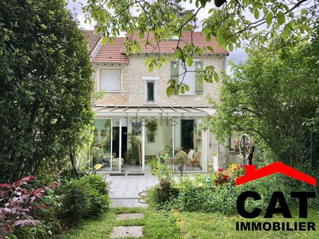Maison, Champagne sur Seine