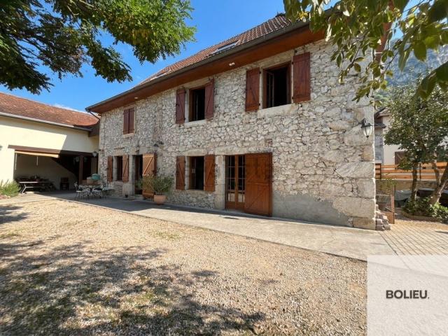 Maison, Champagneux