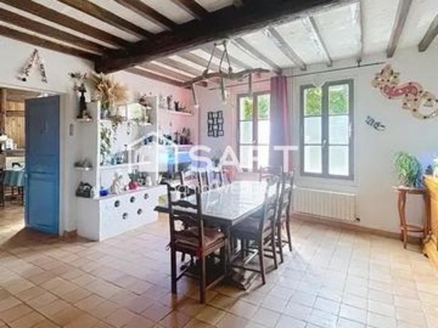 Maison champenoise type corps de ferme avec dépendances et jardin