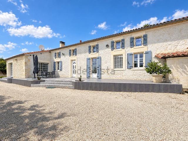Maison, Champmillon