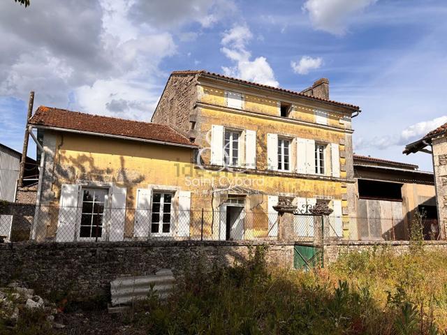 Maison, Champmillon