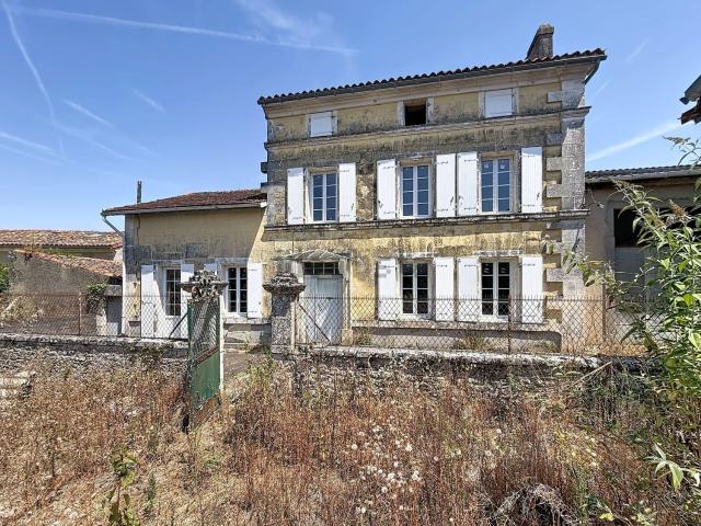 Maison, Champmillon