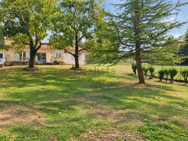 Maison, Champniers