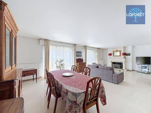 Maison Champs Sur Marne 6 pièce s 170.64 m2