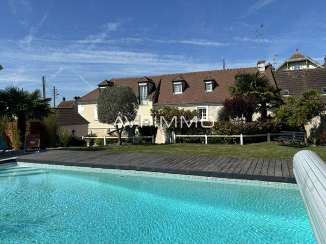 Maison, Baron