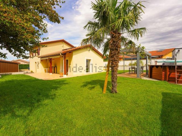 Maison, Chasse sur Rhône
