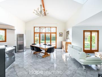 Maison Chasselay 8 pièce s 217 m2