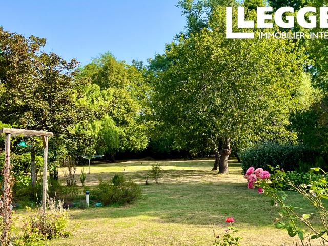 Maison charmante avec grand jardin et terrasse couverte, à proximité d’Eymet et de Lauzun