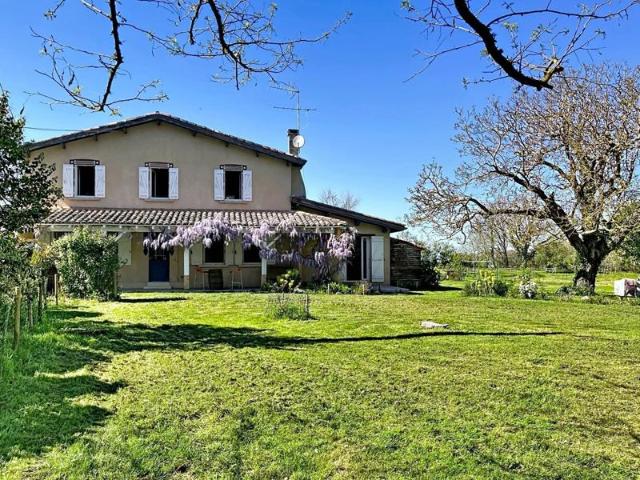 Maison, charme et grand terrain de plus de 2,5 hectares