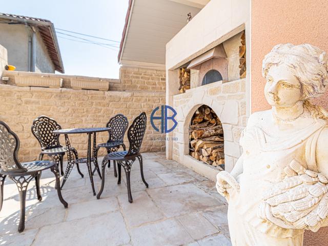 Maison Charnecles 6 pièce s 302 m2