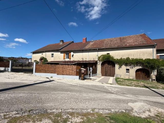 Maison, Charcier