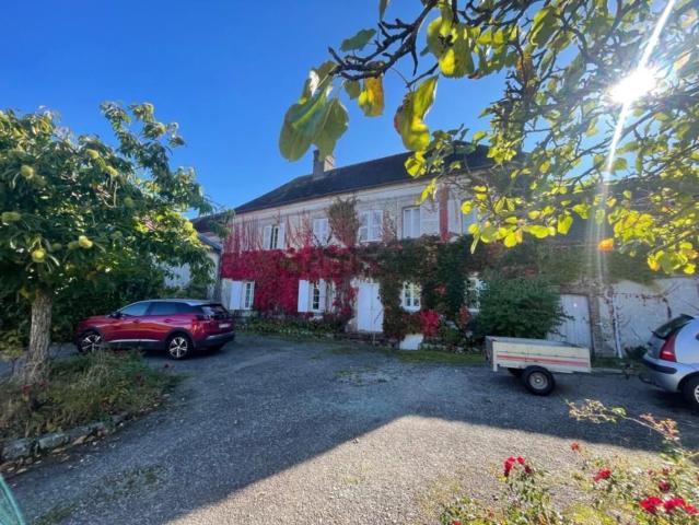 Maison, Charencey