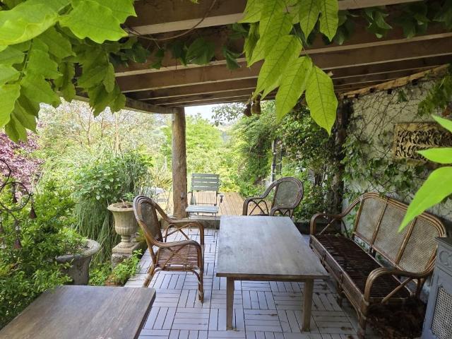 MAISON CHARENTAISE 167 m2, 5 chambres, gîtes, 2000 M2 TERRAI