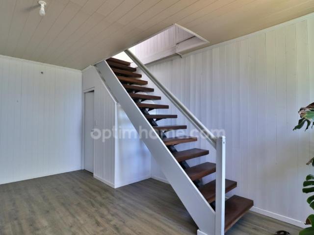 Maison charentaise à vendre à Plassac 17240 – 223,84 m² avec deux dépendances de 45 et 52 m² et terrain de 5 625 m²