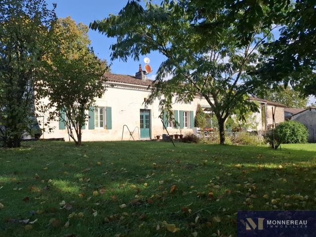 Maison Charentaise Au Calme 170m² Baignes Sainte Radegonde