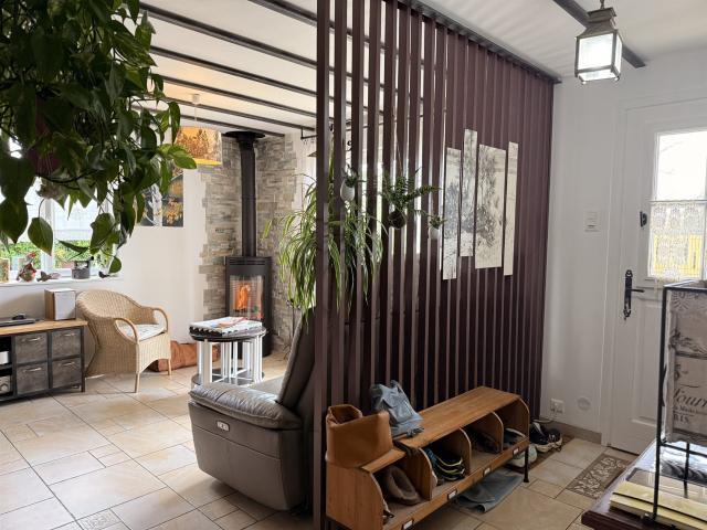 Maison Charentaise en parfait état avec logement annexe et j. 147m² Montpellier de Médillan