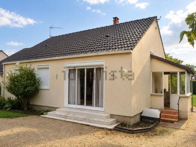 Maison, Charly