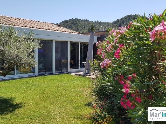 Maison, Charleval