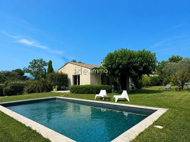 Maison, Charleval