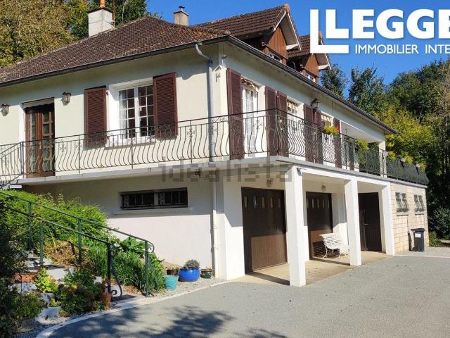 Maison, Charroux