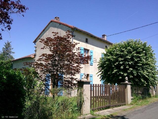 Maison, Charroux