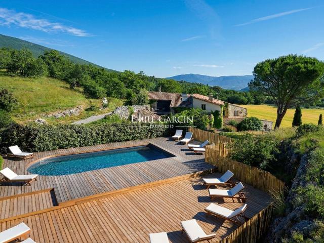 Maison, Châteauneuf Val Saint Donat