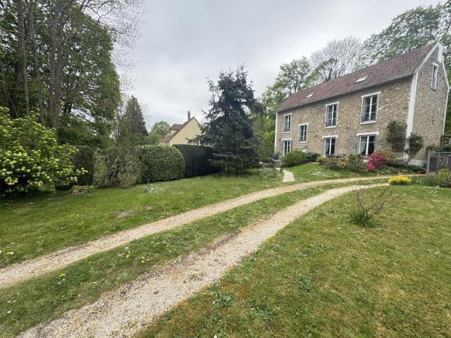 Maison, Châteaufort