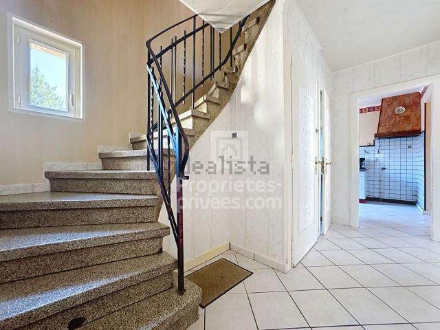 Maison, Châtel Saint Germain