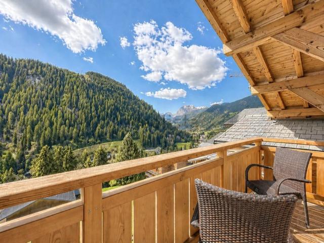 Maison, Châtel