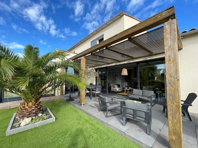 Maison, Chauray