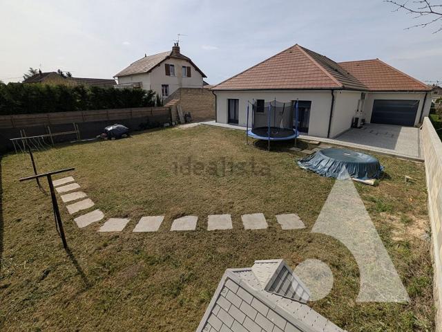 Maison, Chaussin