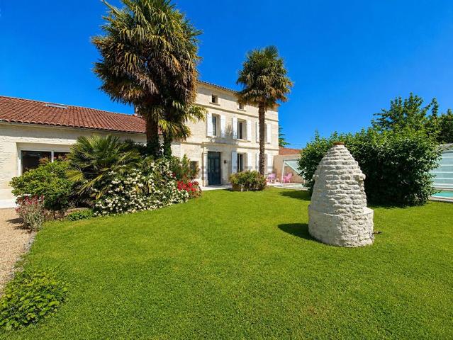 Maison, Cherves Richemont