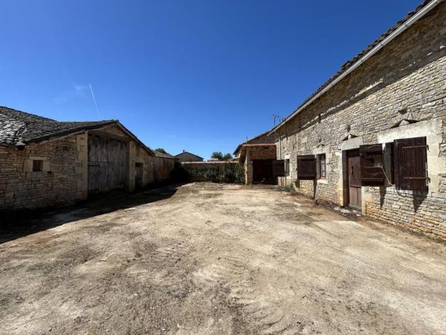 Maison, Clussais la Pommeraie