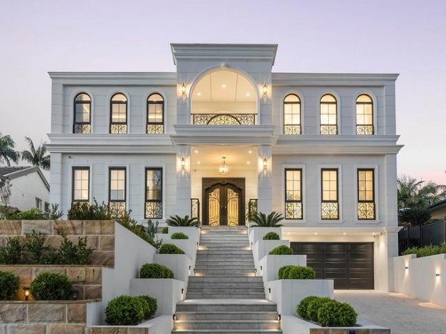 'Maison Classico' Elegant Grandeur and Resort Luxury in Blue Ribbon Setting