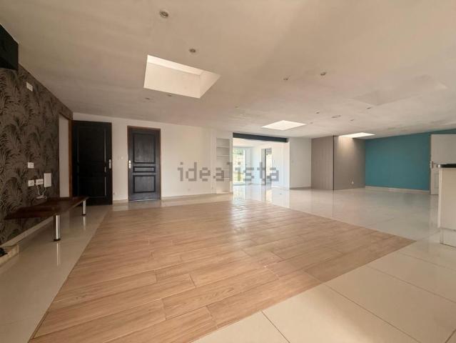 Maison, Clastres