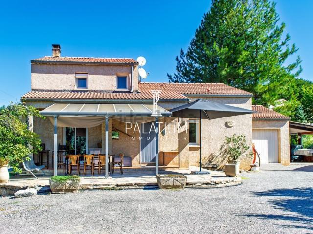 Maison, Claret