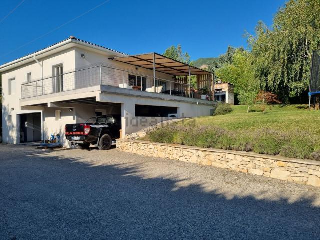 Maison, Claret