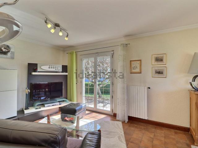 Maison, Cranves Sales