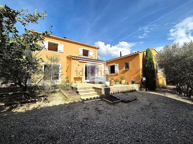 Maison, Crillon le Brave